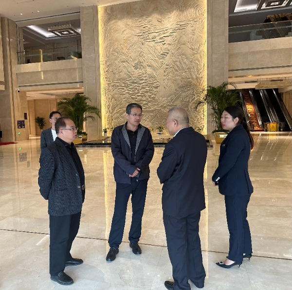 常山集團(tuán)黨委副書記、副董事長、總經(jīng)理楊瑞剛先后赴石家莊柏潤東方酒店和經(jīng)編實業(yè)督導(dǎo)調(diào)研